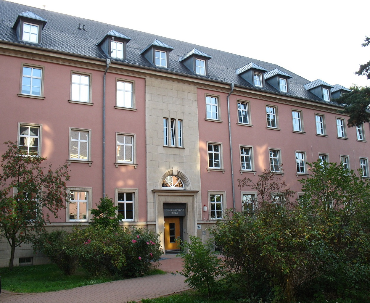 Verwaltungsgericht Cottbus Hier sehen das Gerichtsgebäude des Verwaltungsgerichts Cottbus